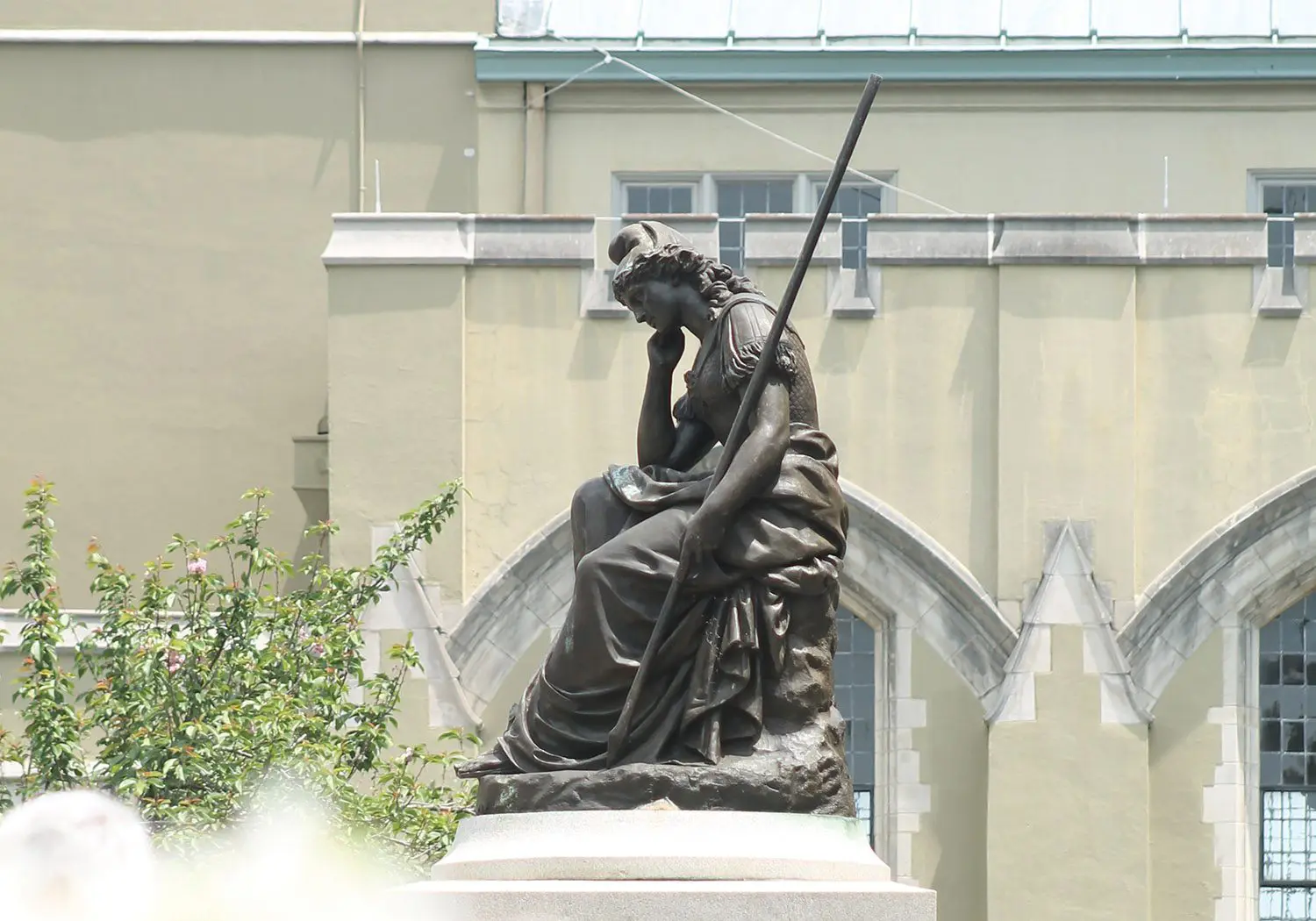 Virginia Mourning Her Dead statue