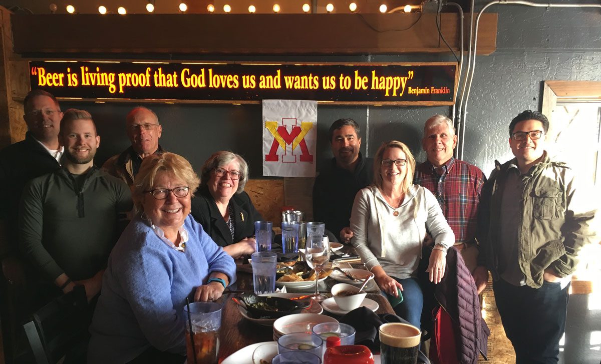 group of Arizona chapter alumni at dinner event