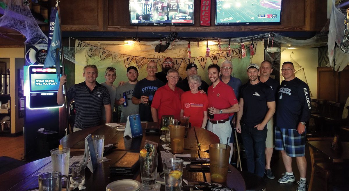 Tampa chapter alumni at dinner event