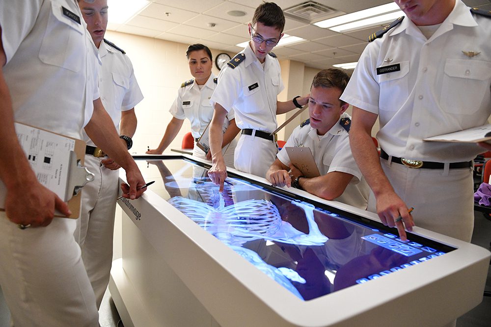 cadets using virtual dissection device
