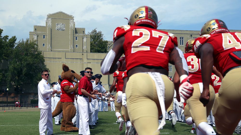 football players running