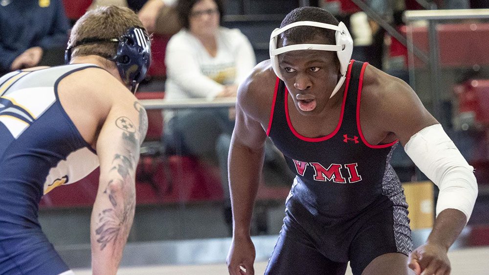 wrestlers preparing to wrestle