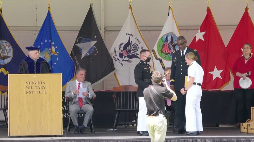 Maj. Gen. Cedric Wins '85 giving award to cadet