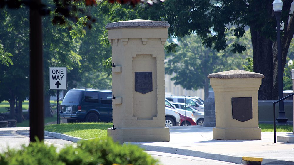 columns on academic row