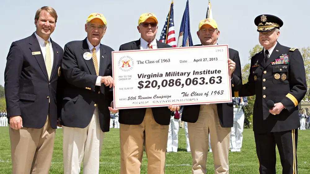 Class of 1963 presenting reunion check to Institute
